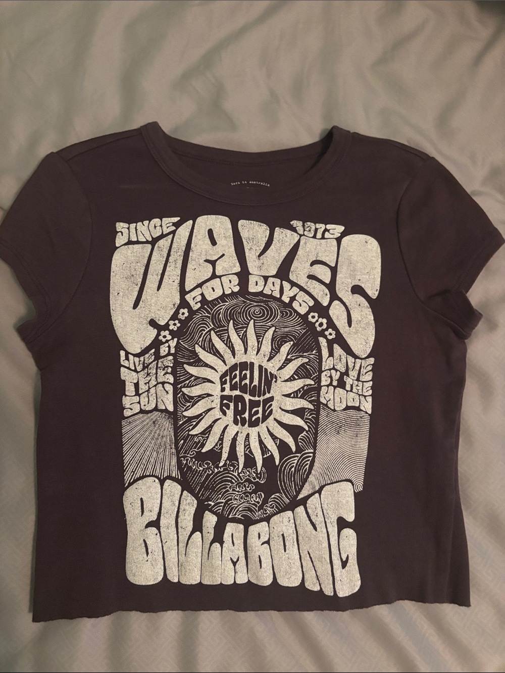 Billabong Brown Short-Sleeve 'Waves' Graphic Tee with Cream Sun Print